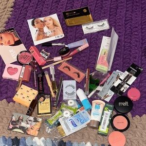 Assorted Women’s makeup bundle